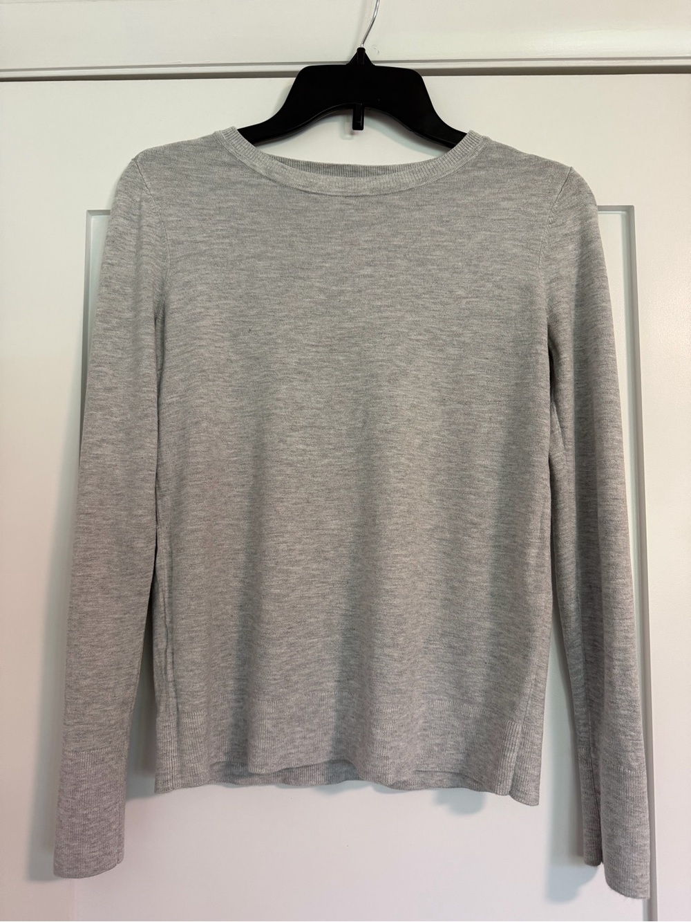 LOFT Light Gray Pull Over Crewneck Light Weight Knit Sweater